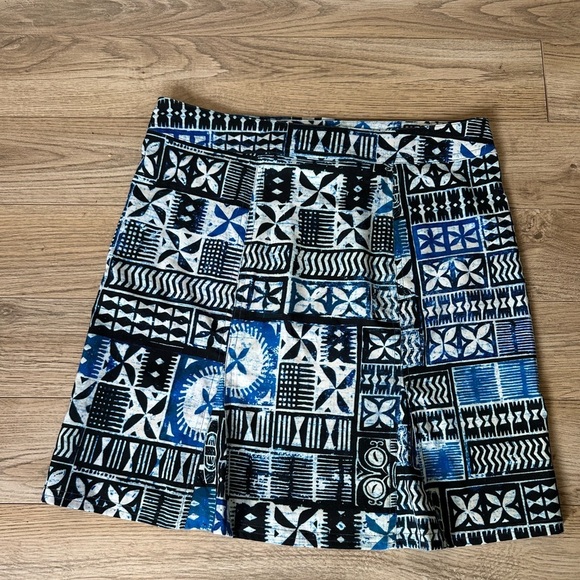 Rip Skirt Hawaii Geometric Patterned Black, Blue and White Adjustable Skirt - Picture 2 of 6